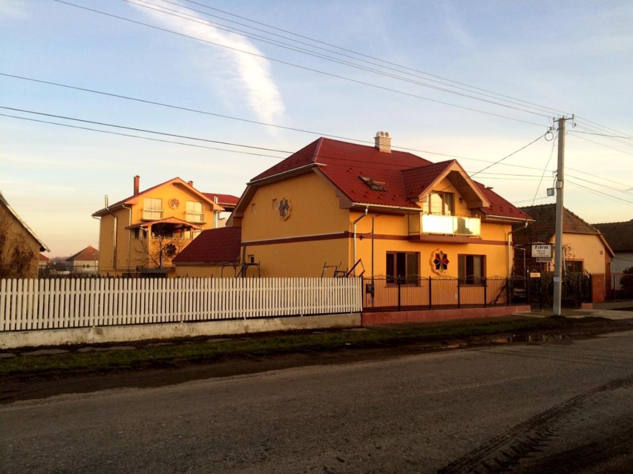Villa Eden Delux Makkosjánosi Kültér fotó